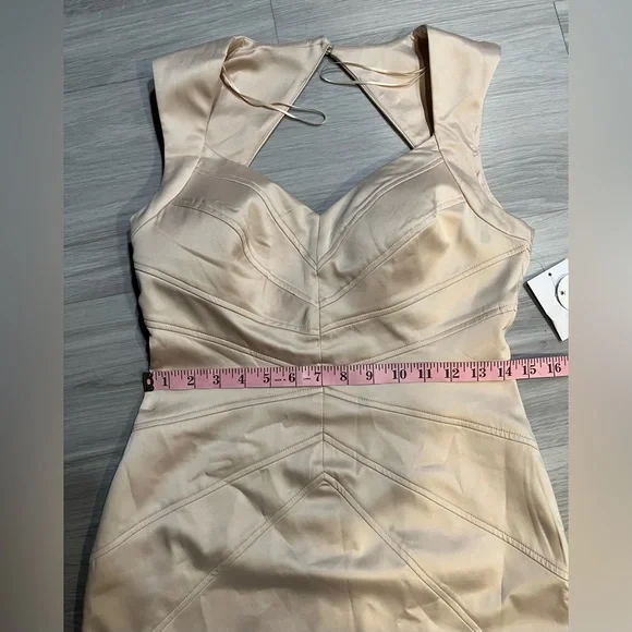 Jessica Simpson Blush Beige
Sheath Bandage Open Back - Picture 5 of 12